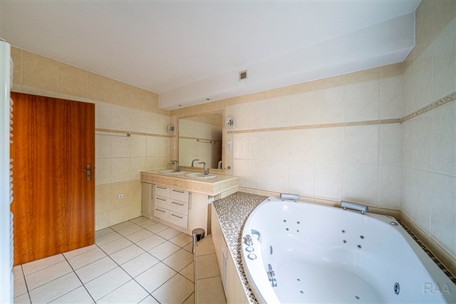 koupelna s rohovou vanou [69/89]